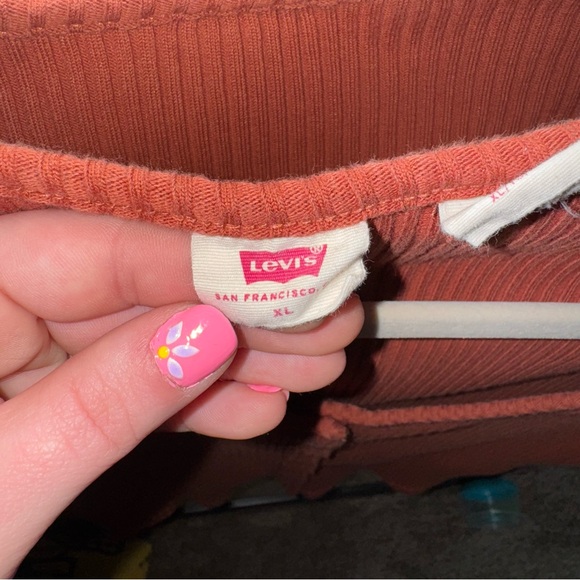 Levi’s Ribbed Button Up - Picture 6 of 10